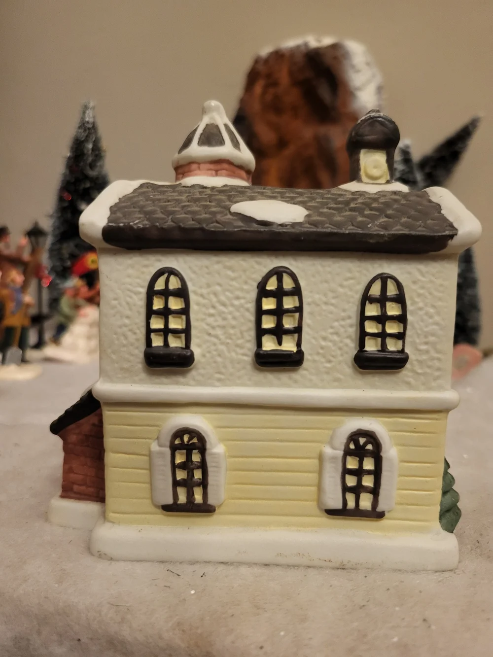 Vintage Victorian Village Collectibles Ceramic City Hall Christmas Village Light